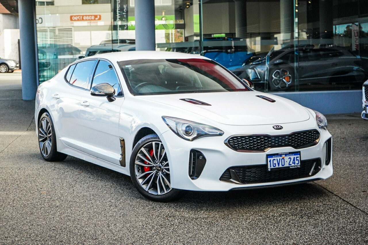 Kia Stinger image 1