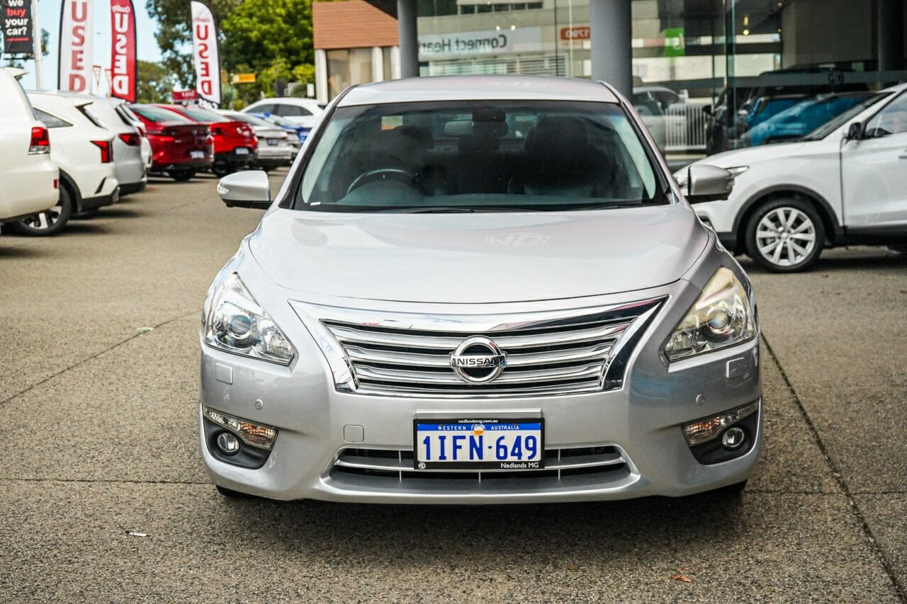 Nissan Altima image 3