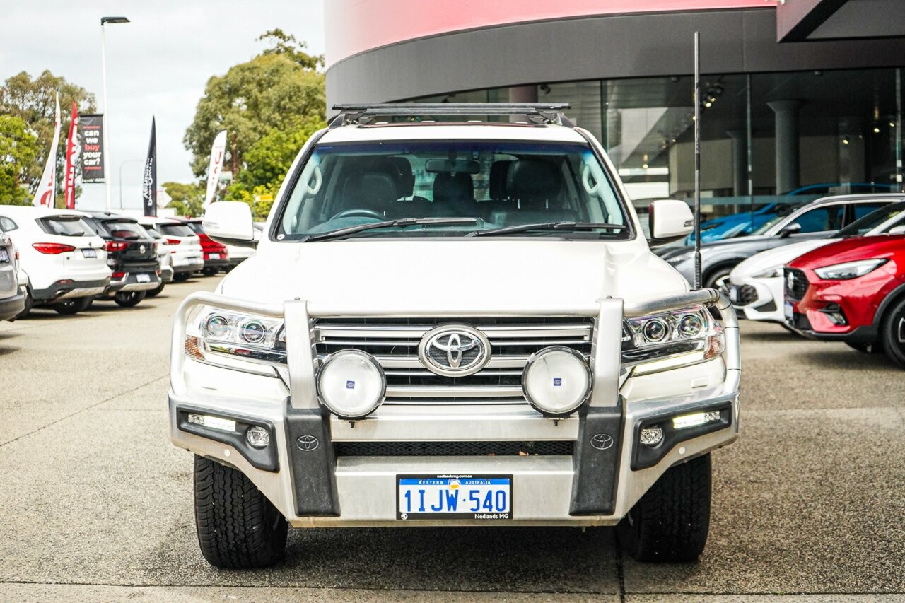 Toyota Landcruiser image 3