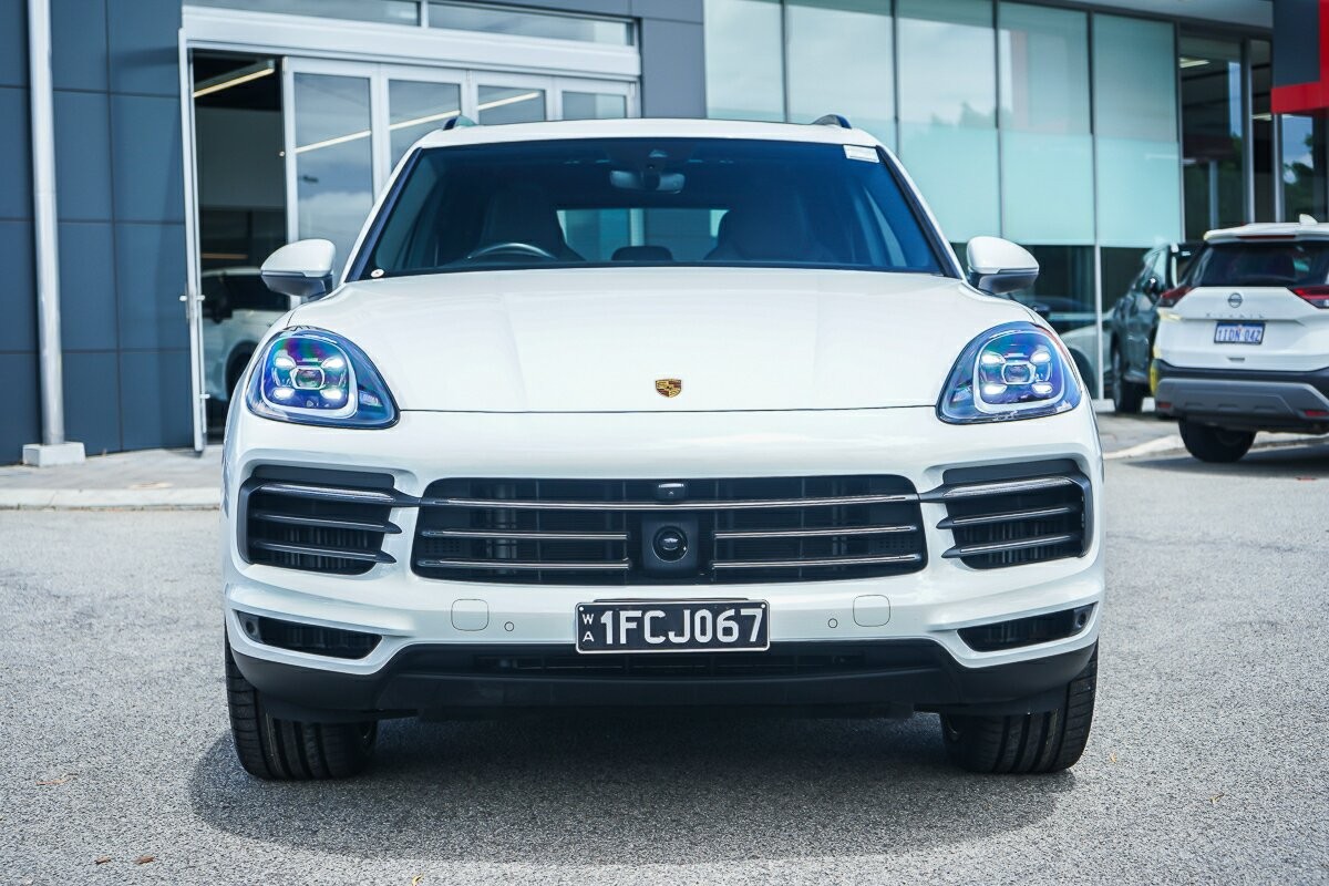 Porsche Cayenne image 2