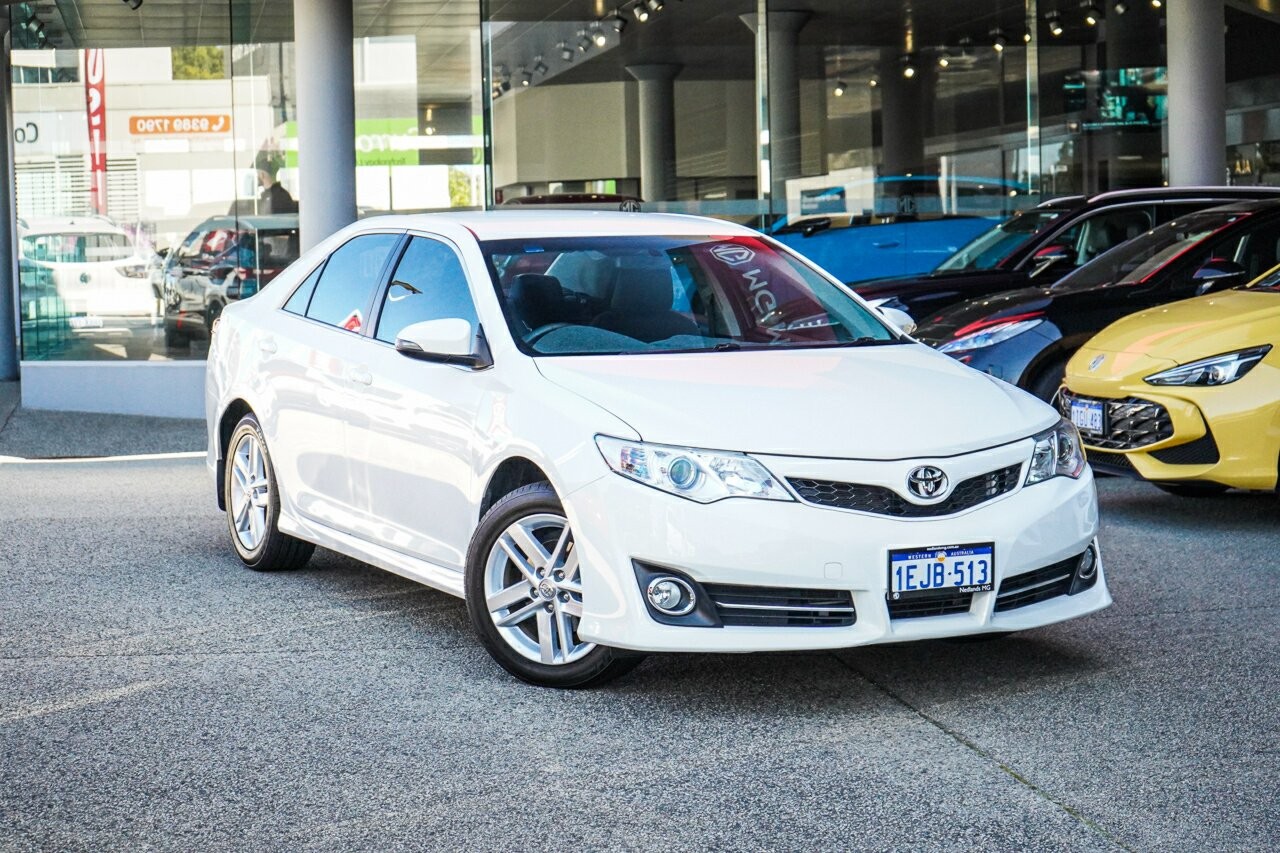 Toyota Camry image 1