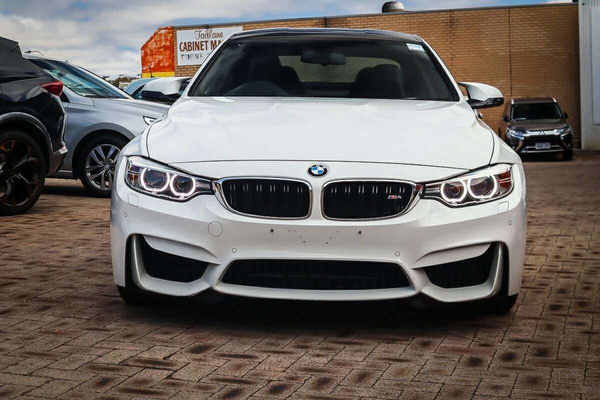 BMW M4 image 3