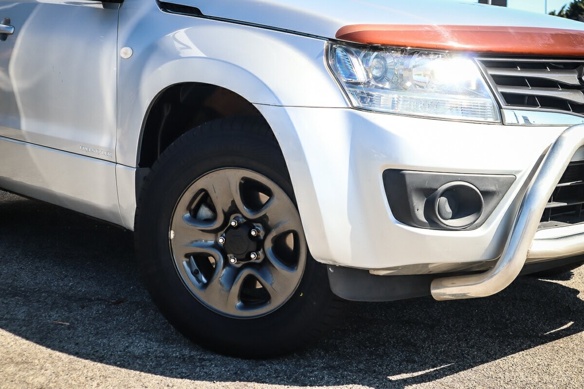 Suzuki Grand Vitara image 2