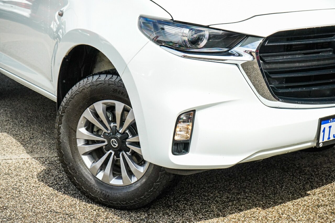 Mazda Bt-50 image 2