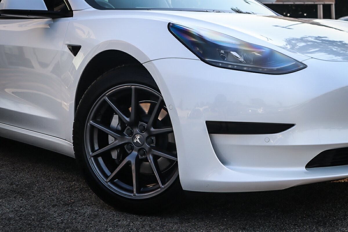 Tesla Model 3 image 2