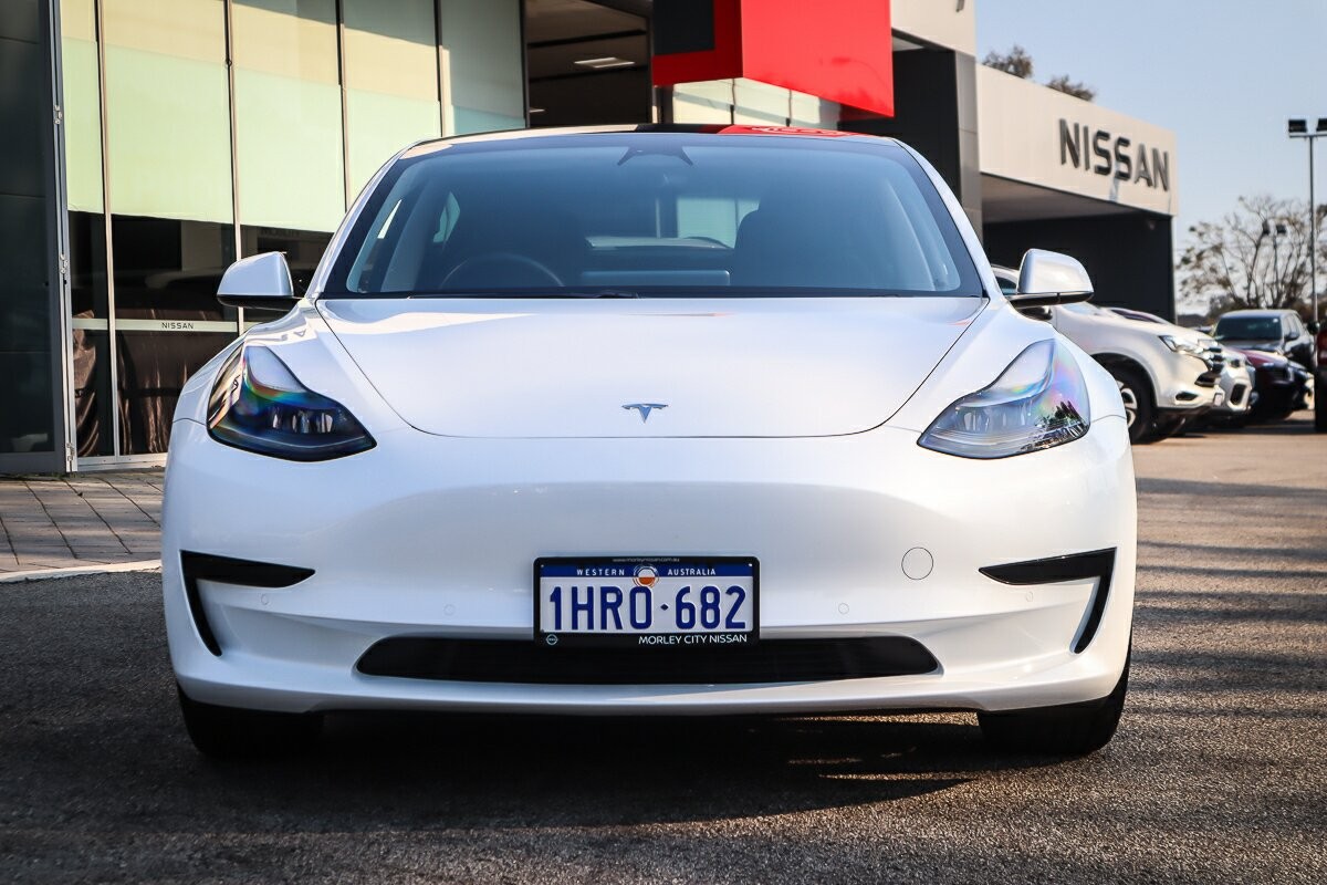 Tesla Model 3 image 3