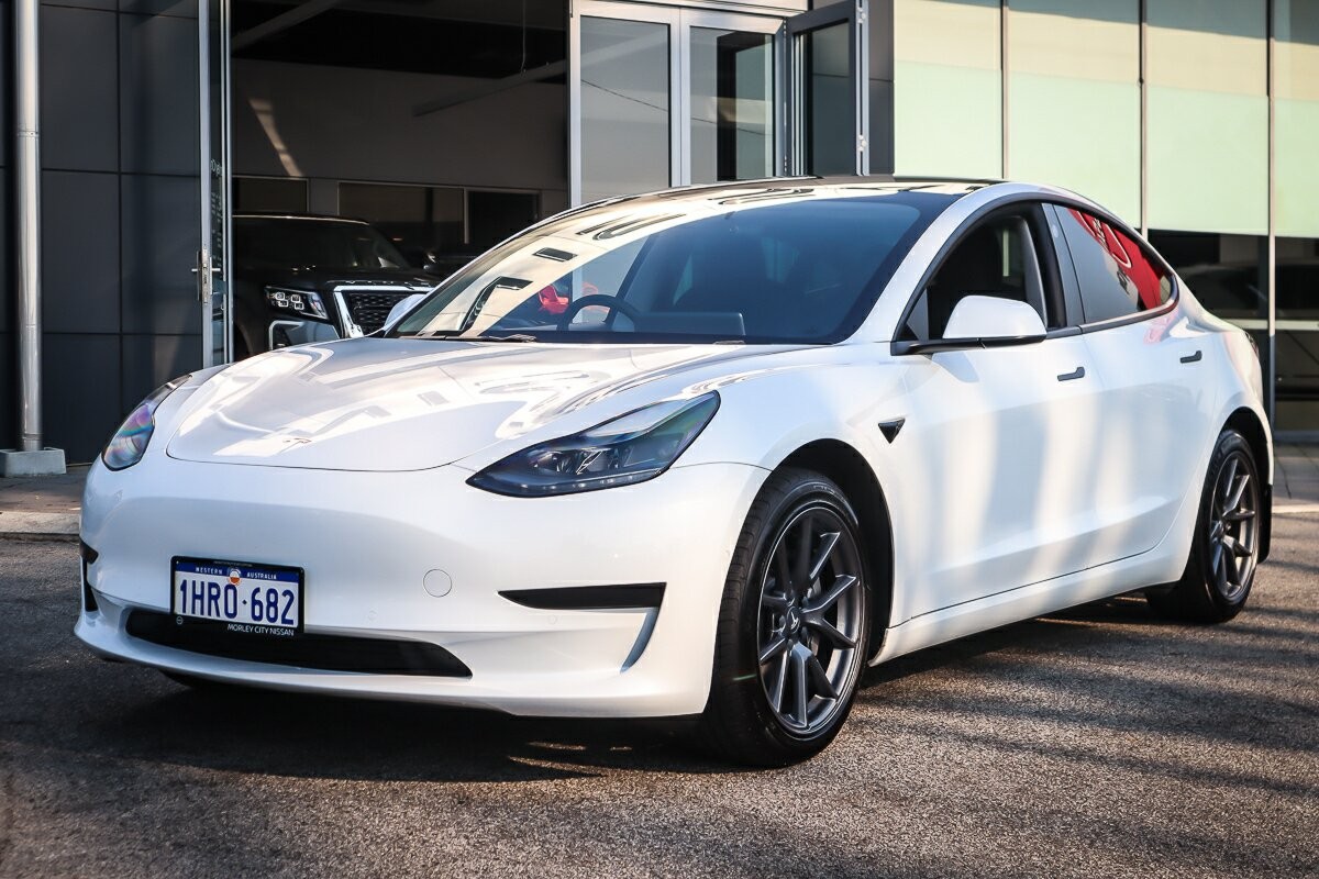 Tesla Model 3 image 4