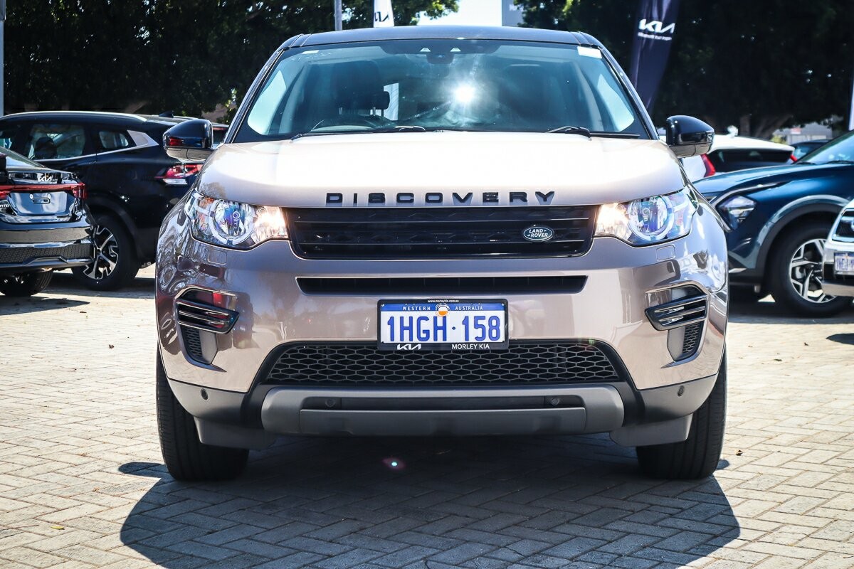 Land Rover Discovery Sport image 3