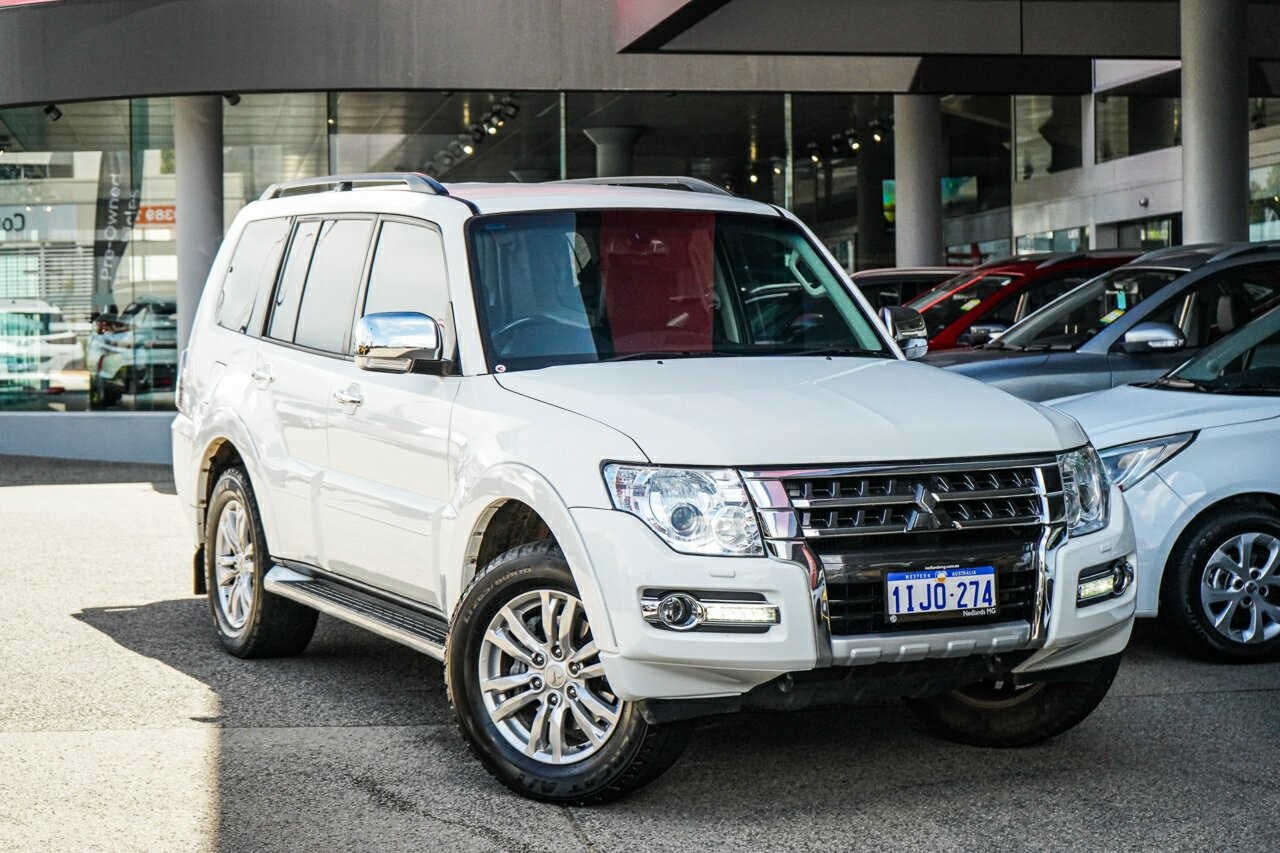 Mitsubishi Pajero image 1