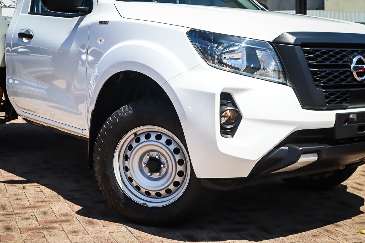 Nissan Navara image 2