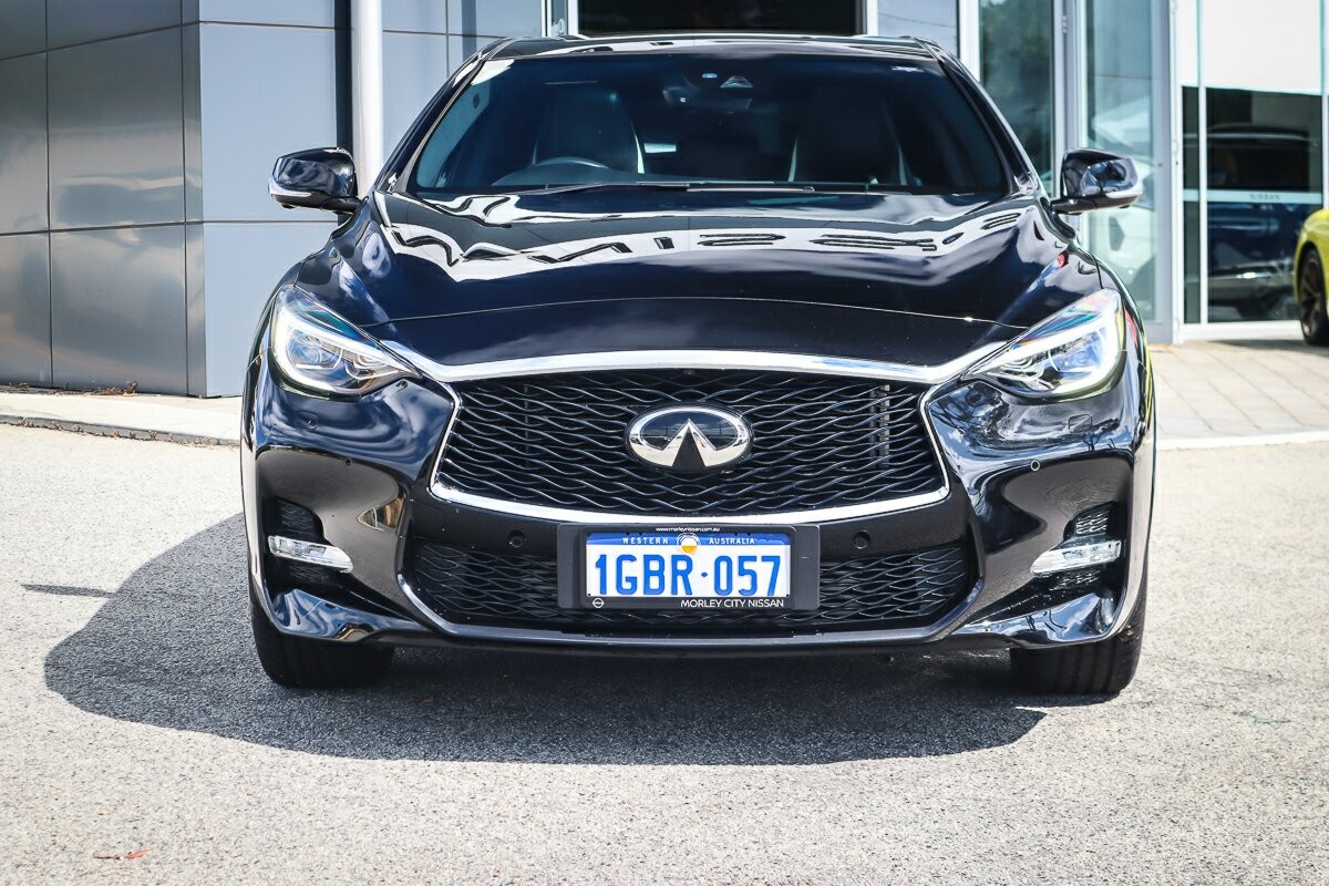 Infiniti Q30 image 3