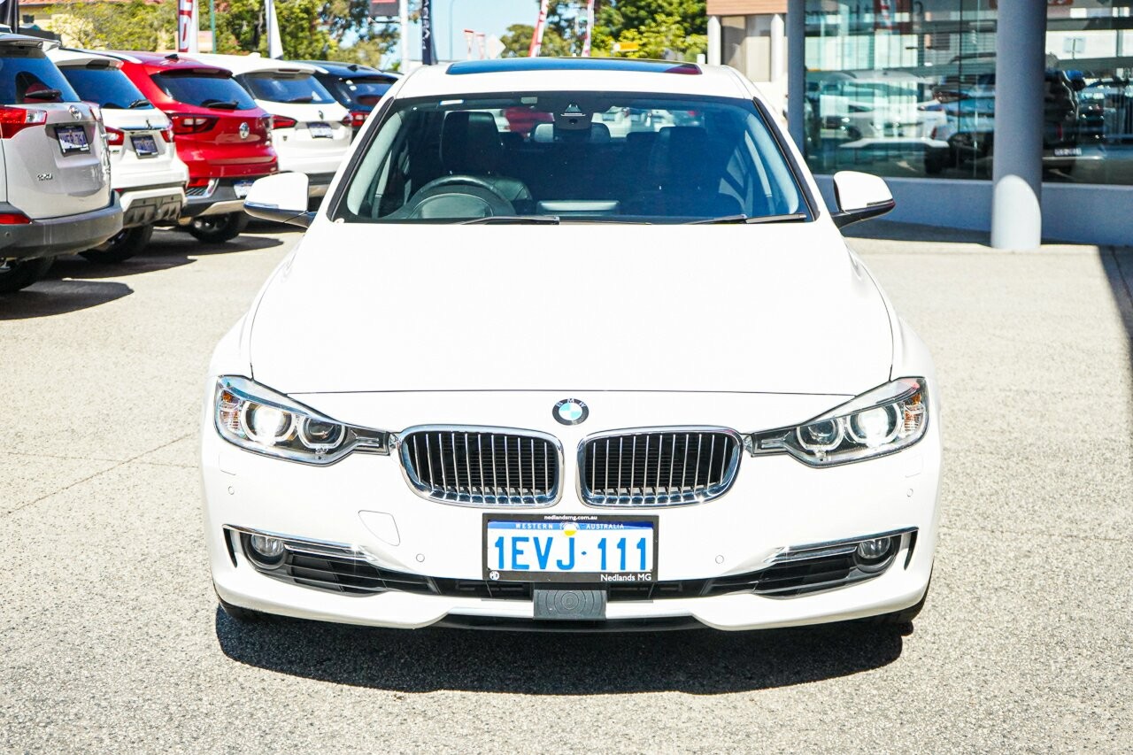 BMW 3 Series image 3