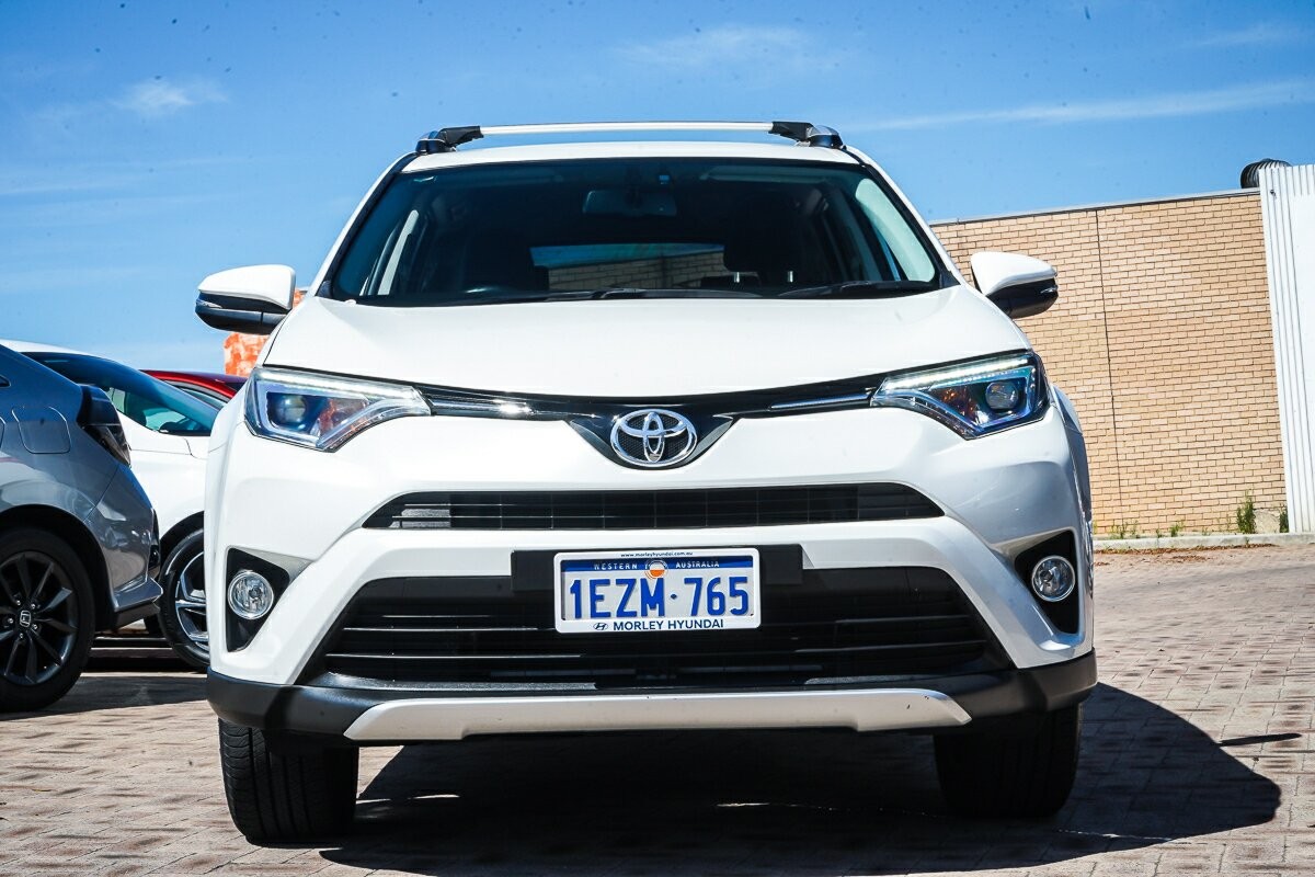 Toyota Rav4 image 3