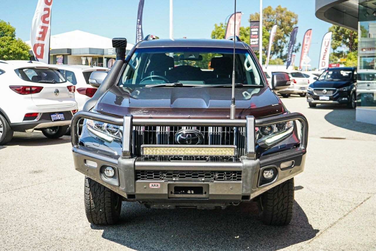 Toyota Landcruiser Prado image 3