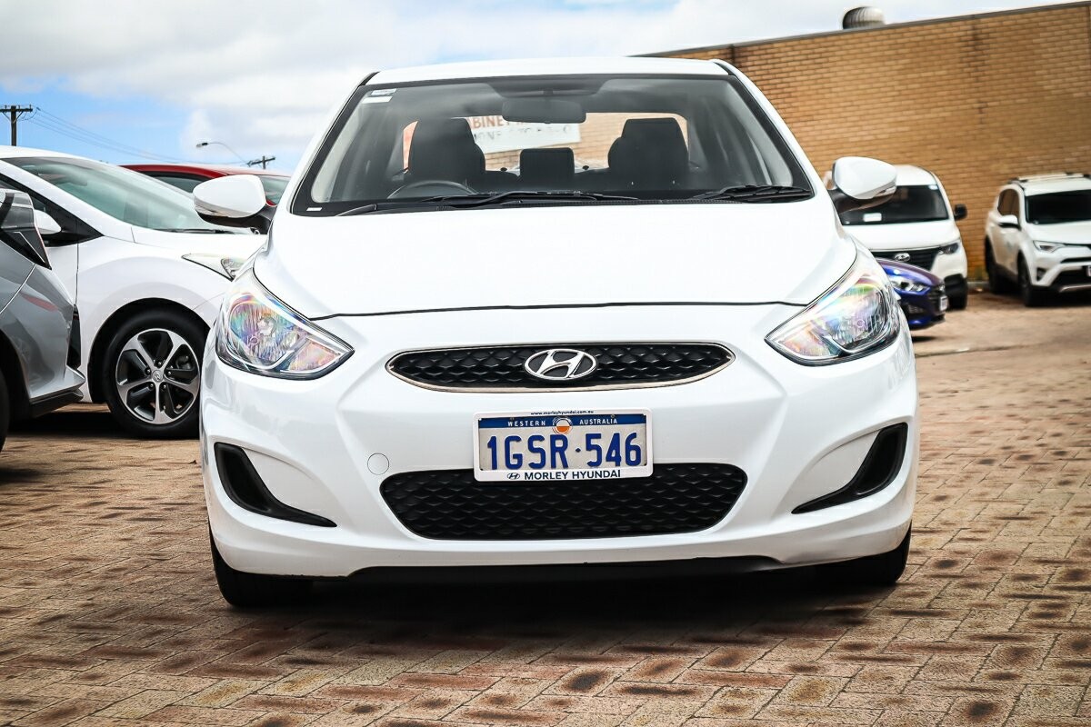 Hyundai Accent image 3