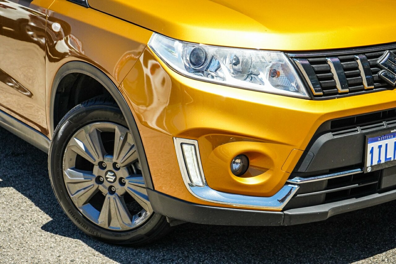 Suzuki Vitara image 2