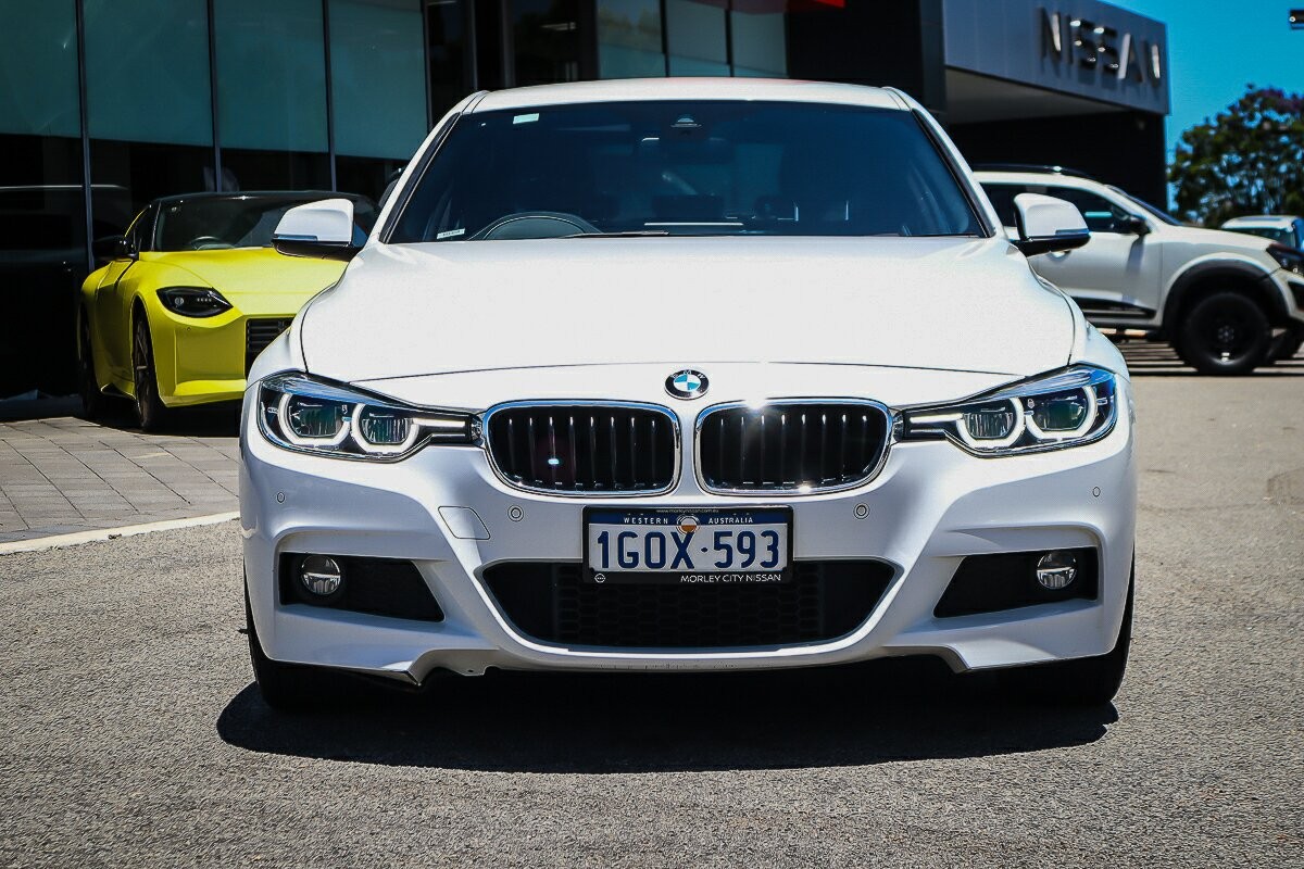 BMW 3 Series image 3