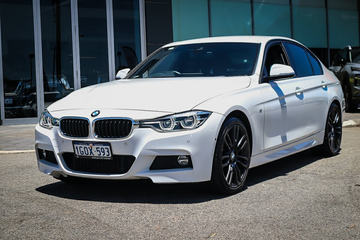 BMW 3 Series image 4