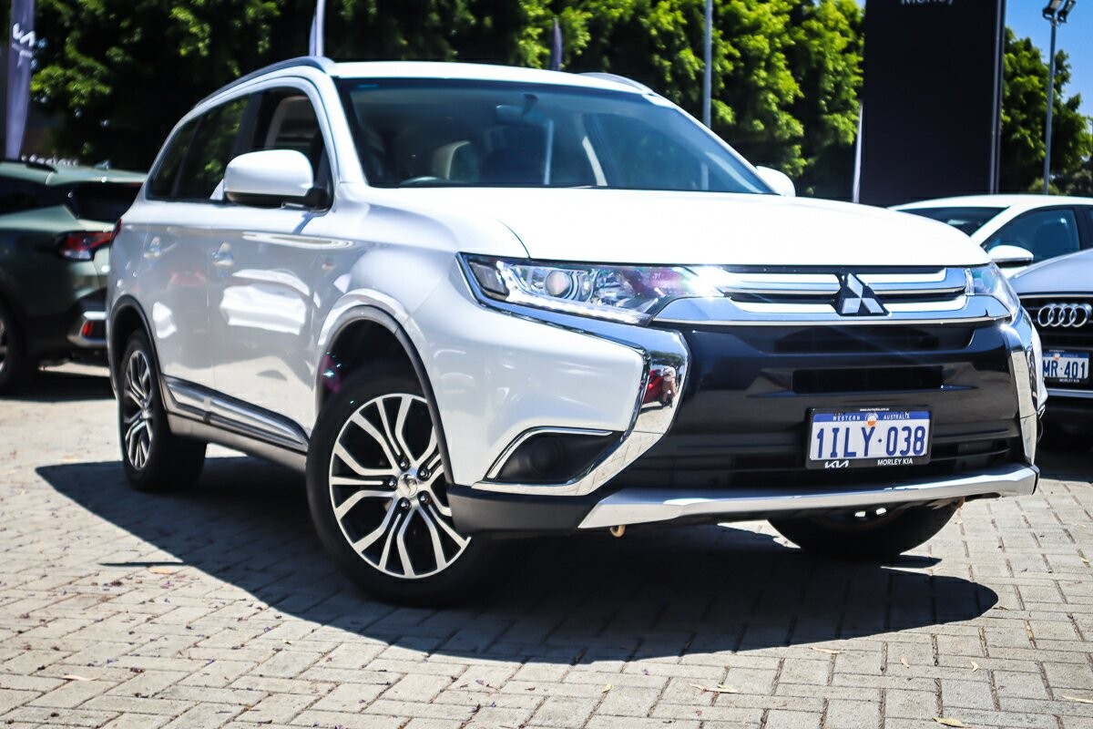 Mitsubishi Outlander image 1