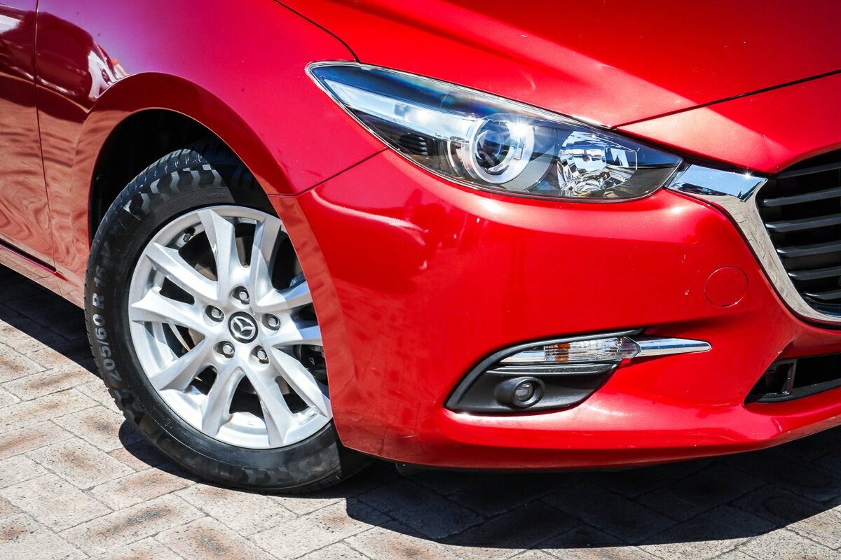 Mazda 3 image 2