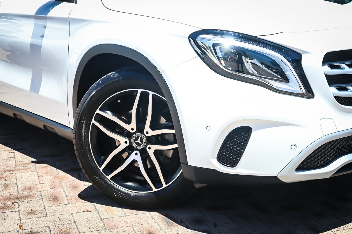 Mercedes Benz Gla-class image 2