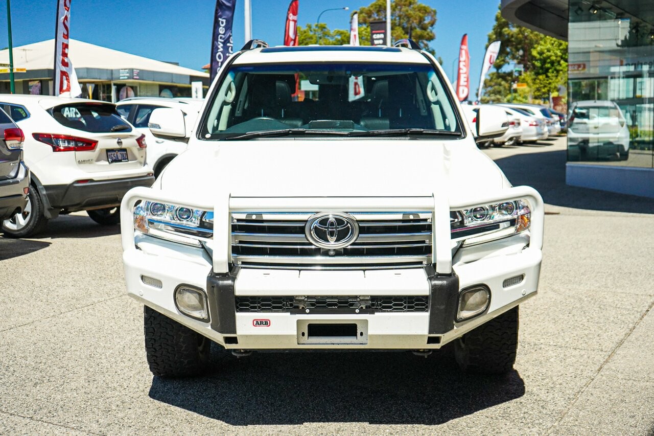 Toyota Landcruiser image 3