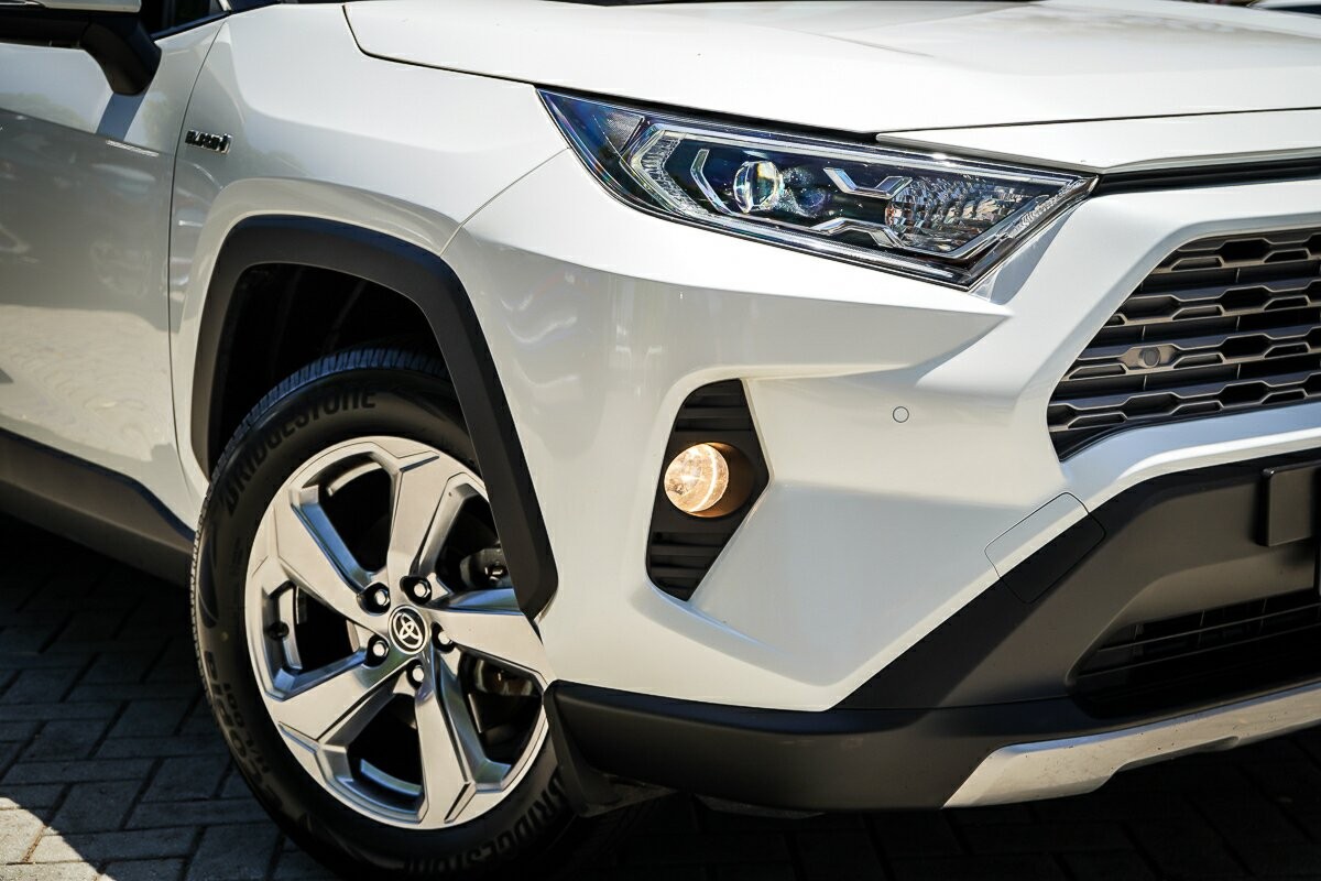 Toyota Rav4 image 2