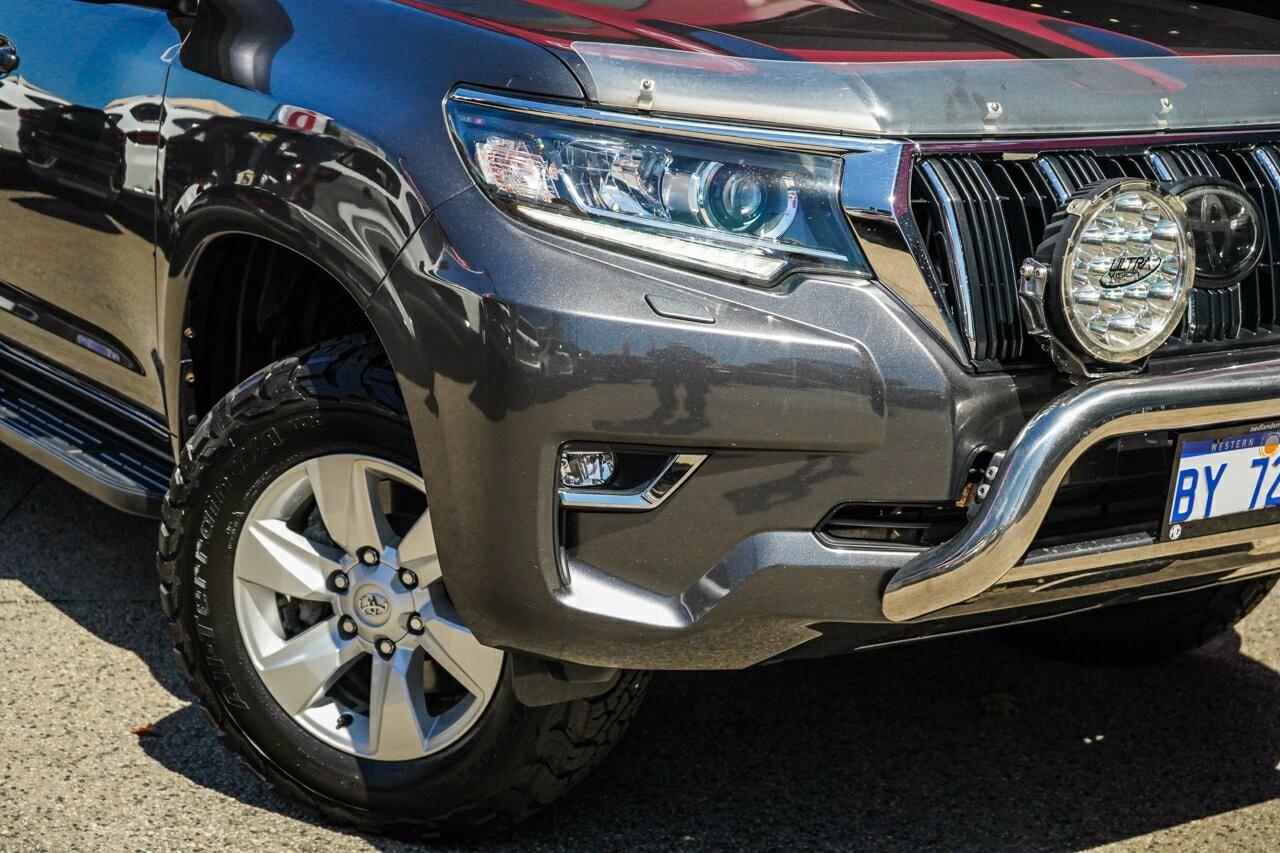 Toyota Landcruiser Prado image 2