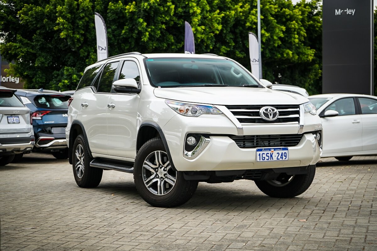 Toyota Fortuner image 1