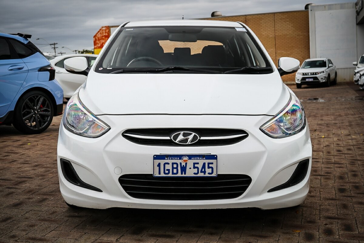 Hyundai Accent image 3