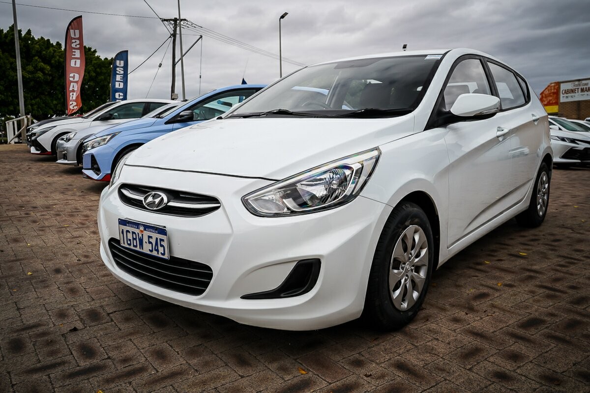 Hyundai Accent image 4