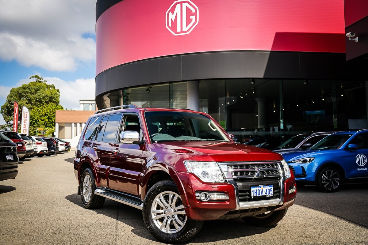 Mitsubishi Pajero image 2