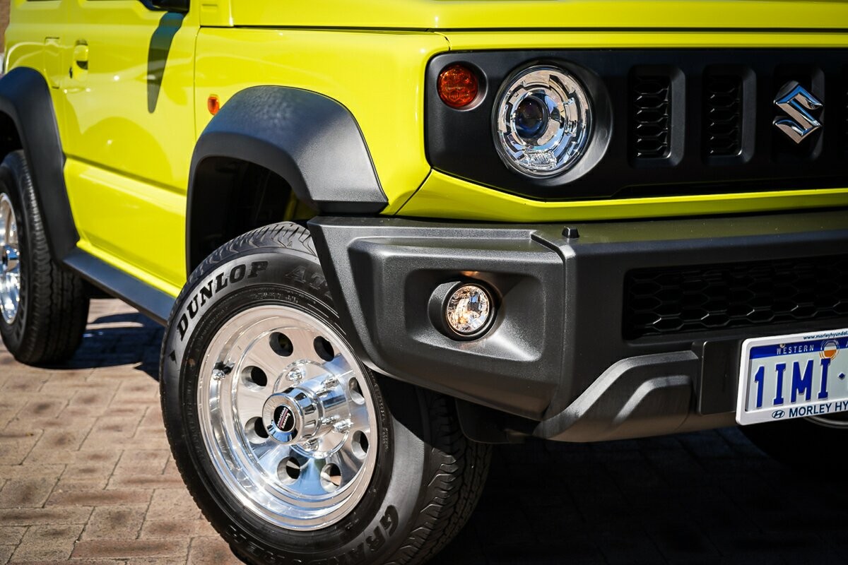 Suzuki Jimny image 2