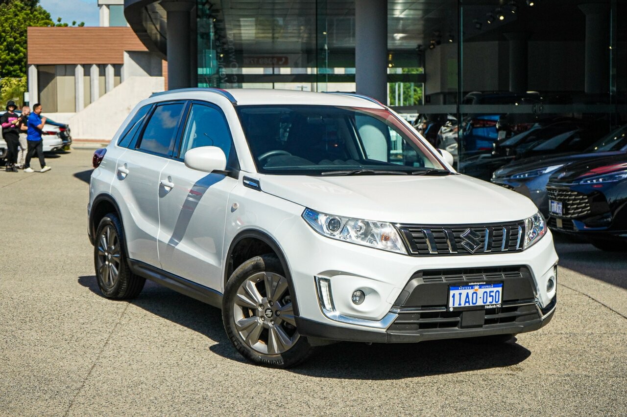 Suzuki Vitara image 1