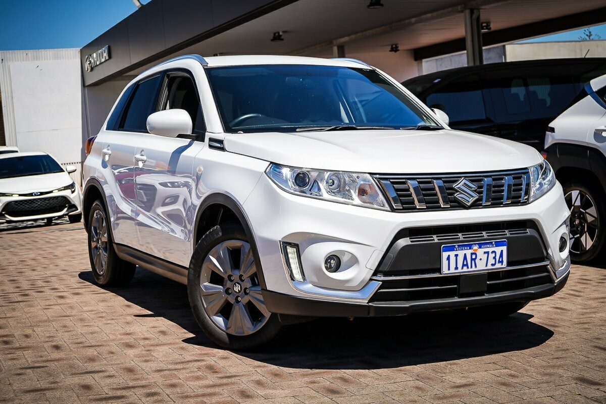 Suzuki Vitara image 1