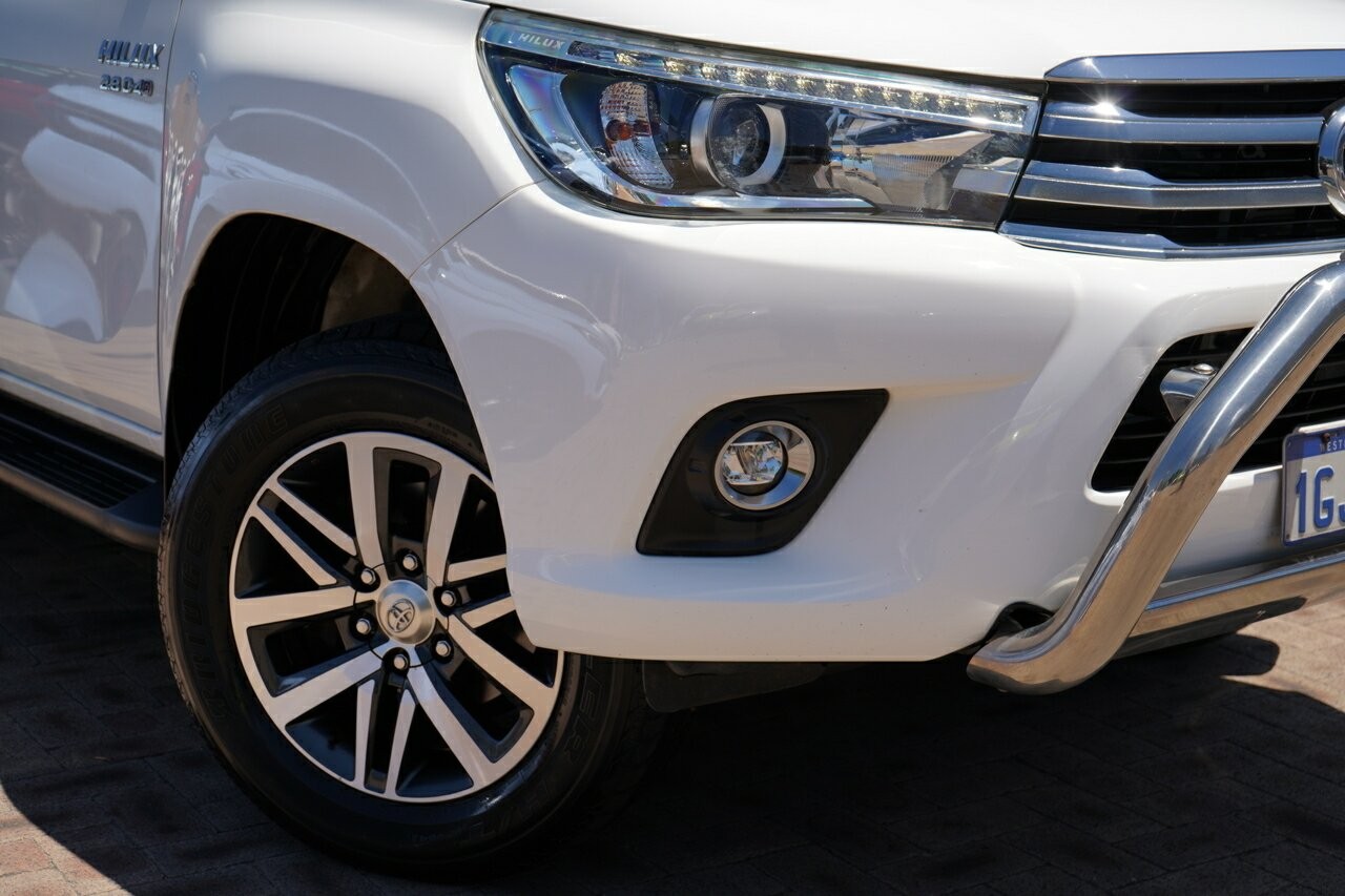 Toyota Hilux image 2