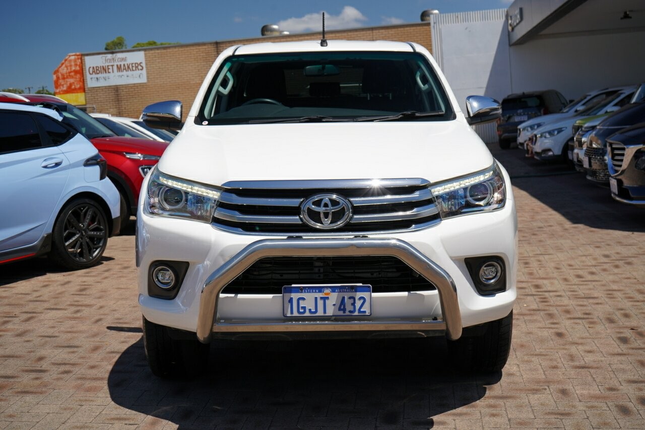 Toyota Hilux image 4