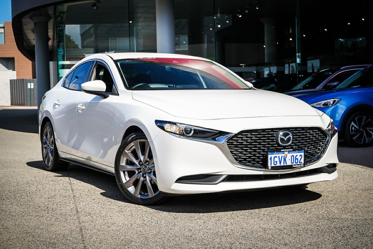 Mazda 3 image 1