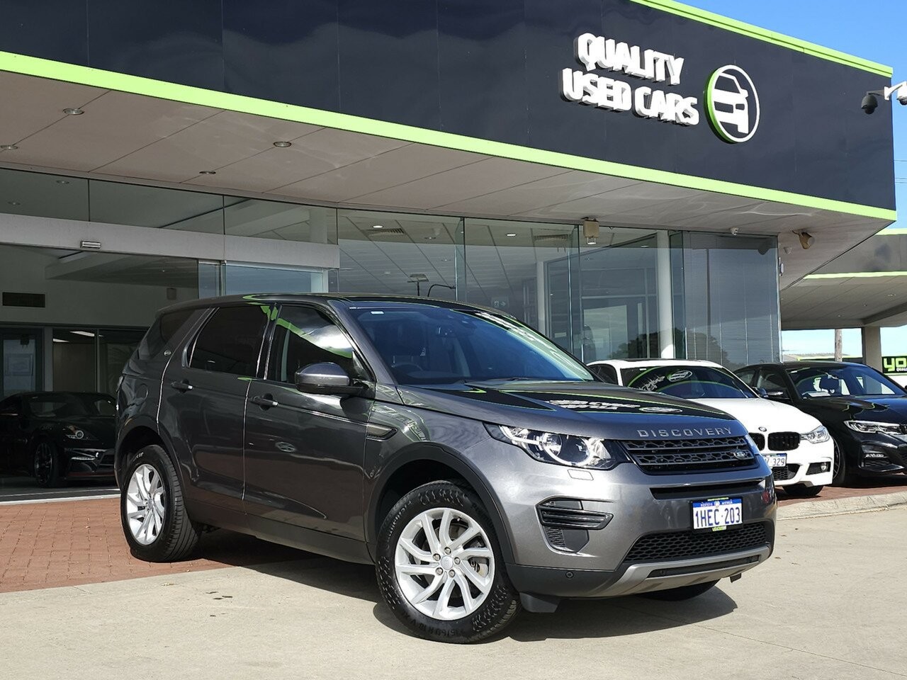 Land Rover Discovery Sport image 1