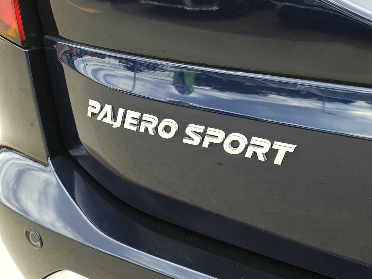 Mitsubishi Pajero Sport image 3