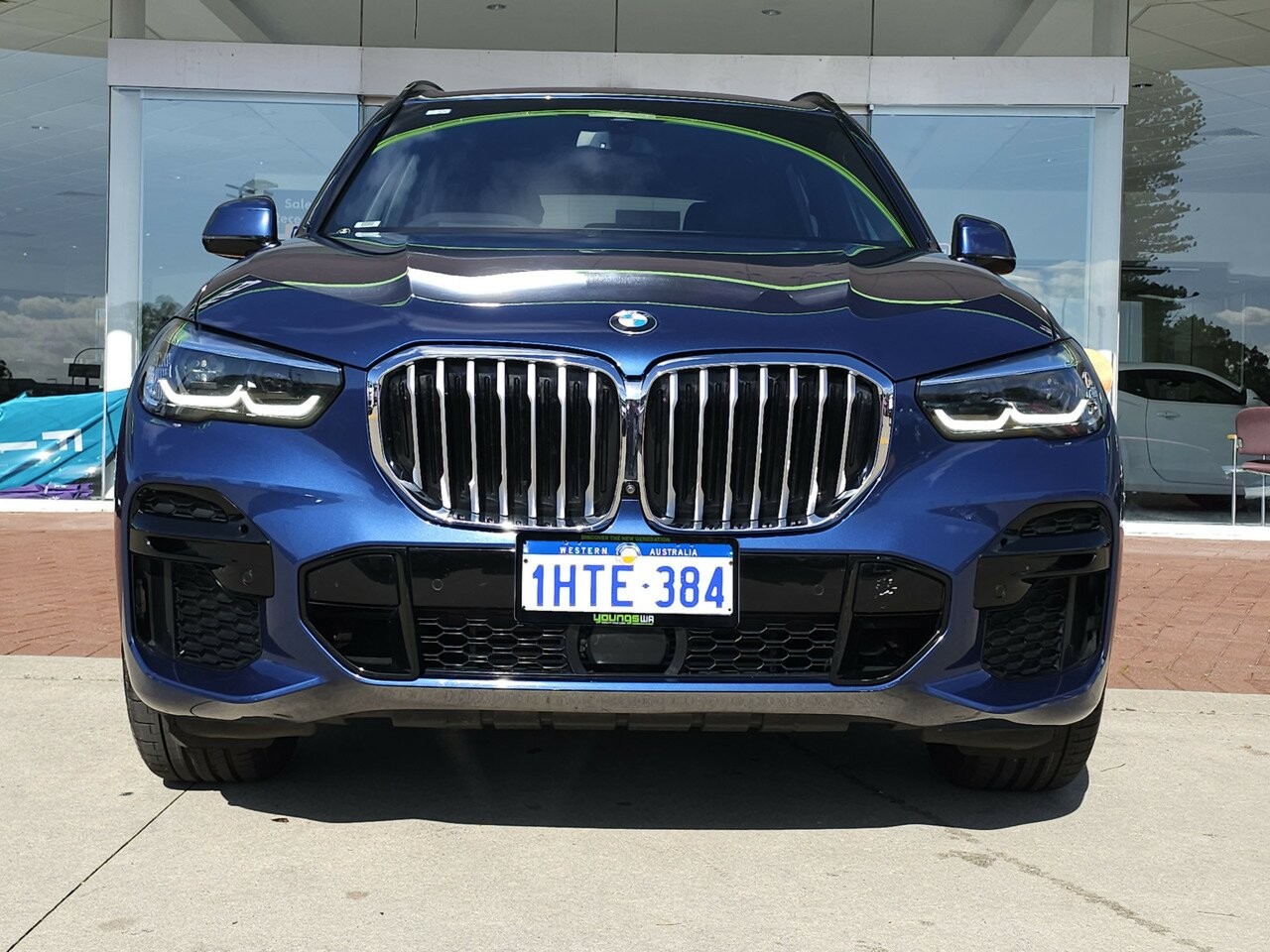 BMW X5 image 2