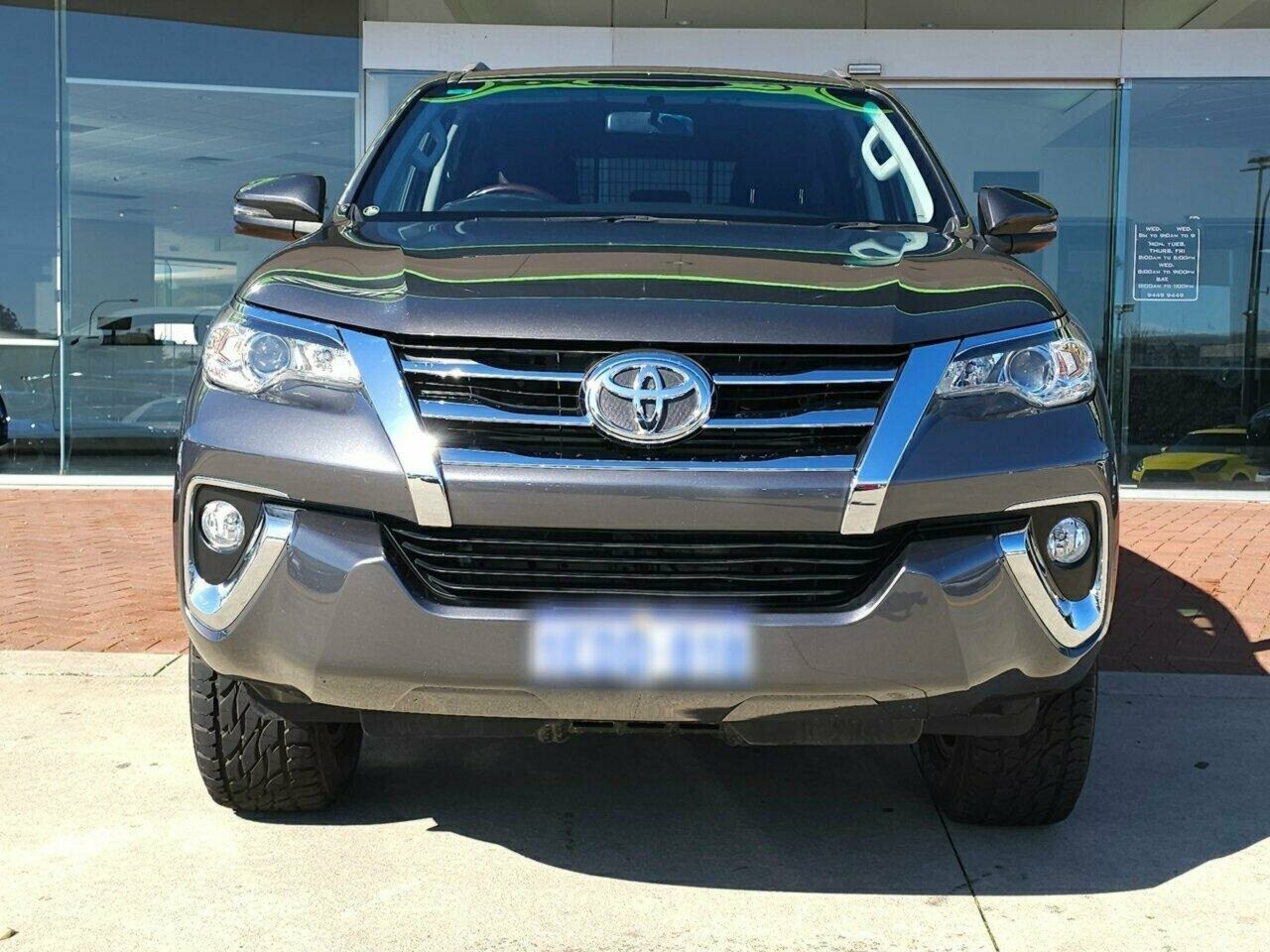 Toyota Fortuner image 2