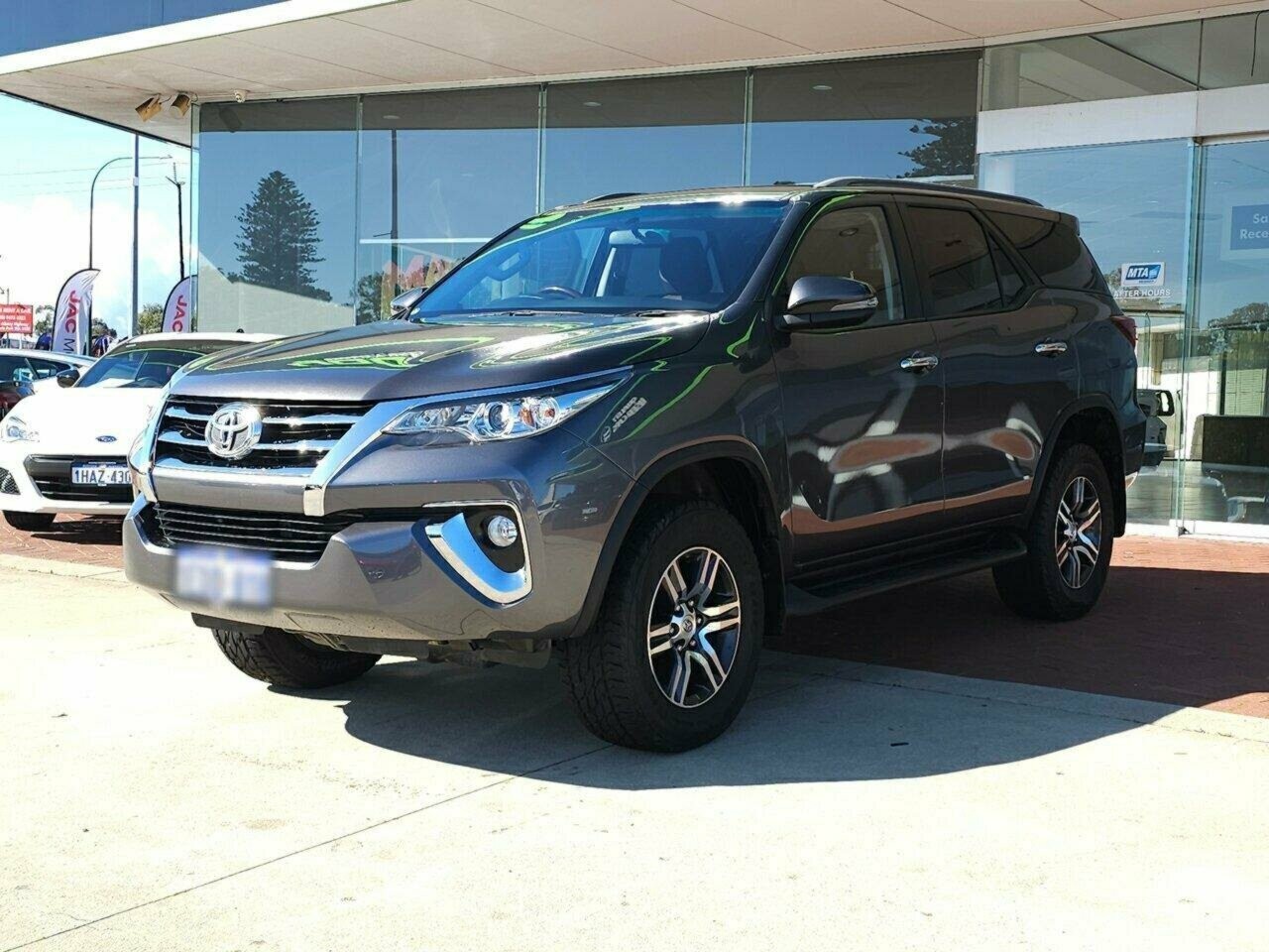 Toyota Fortuner image 4