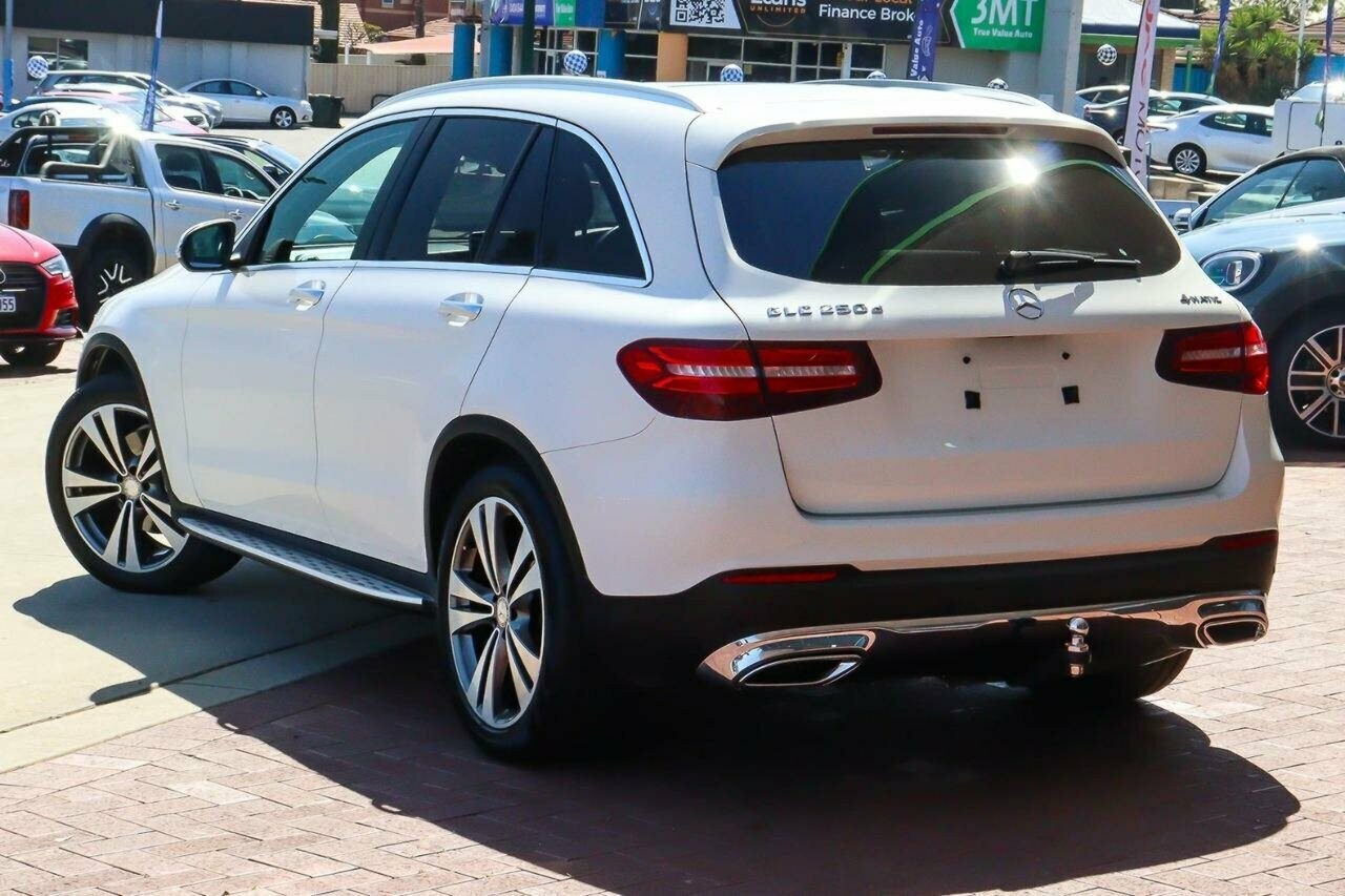 Mercedes Benz Glc-class image 2