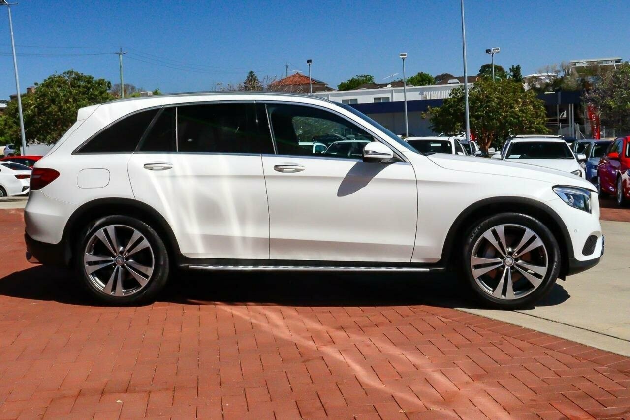 Mercedes Benz Glc-class image 3