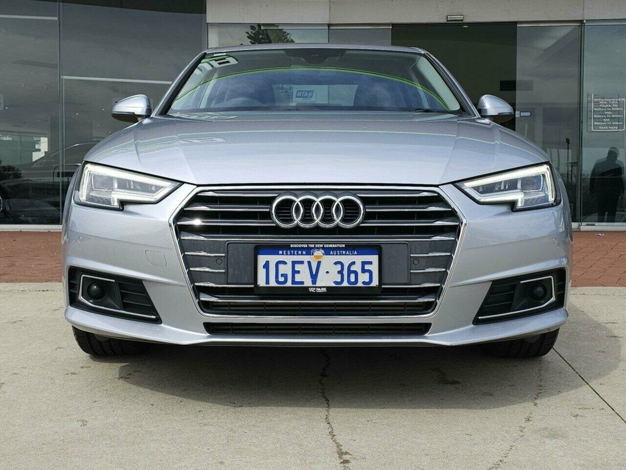 Audi A4 image 2