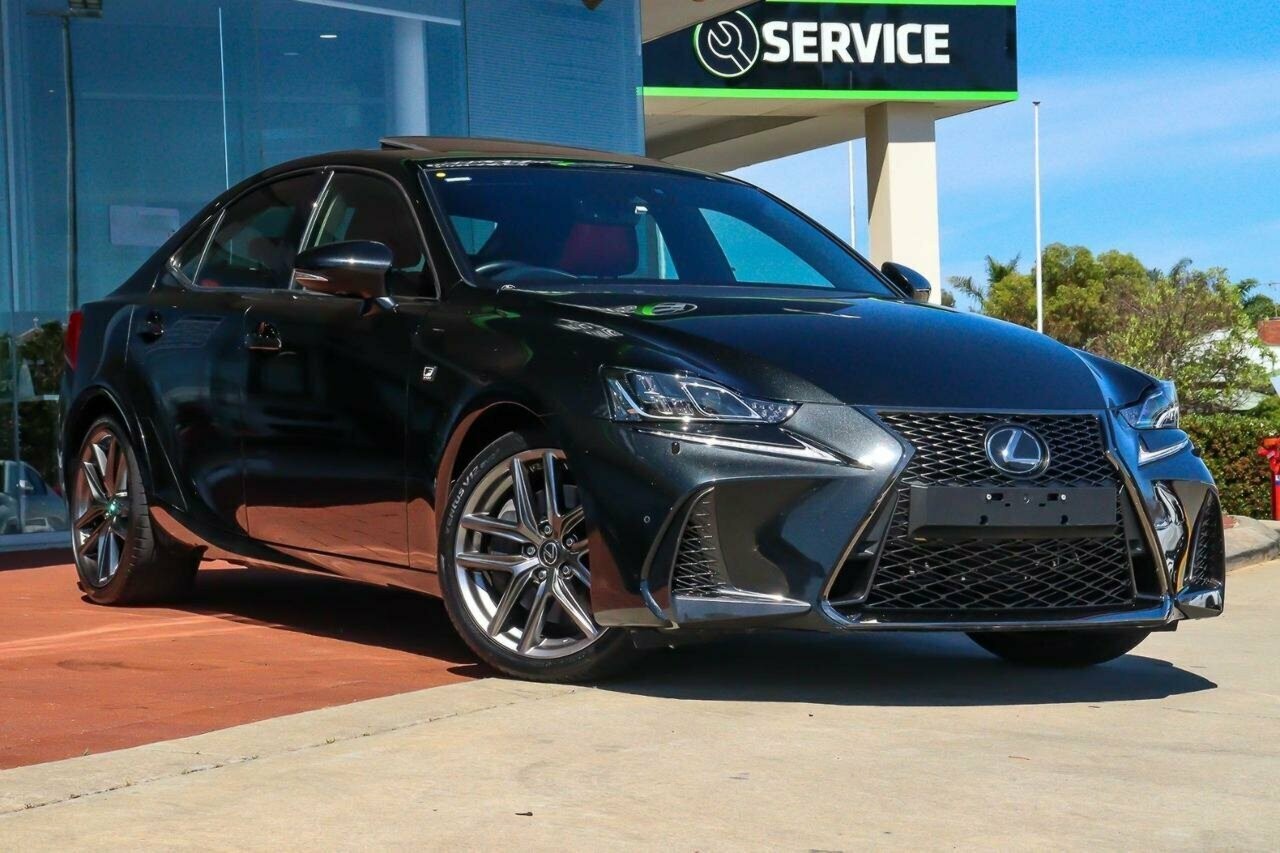 Lexus Is image 1