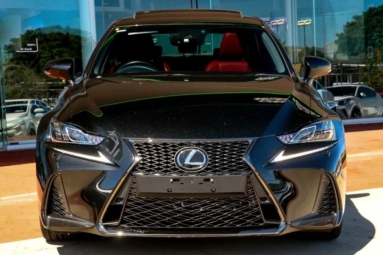 Lexus Is image 4