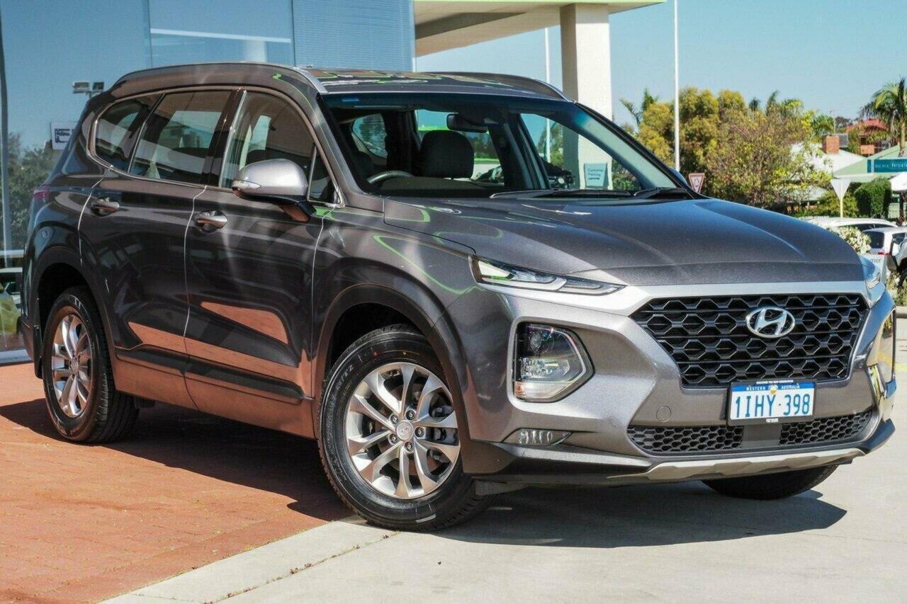 Hyundai Santa Fe image 1