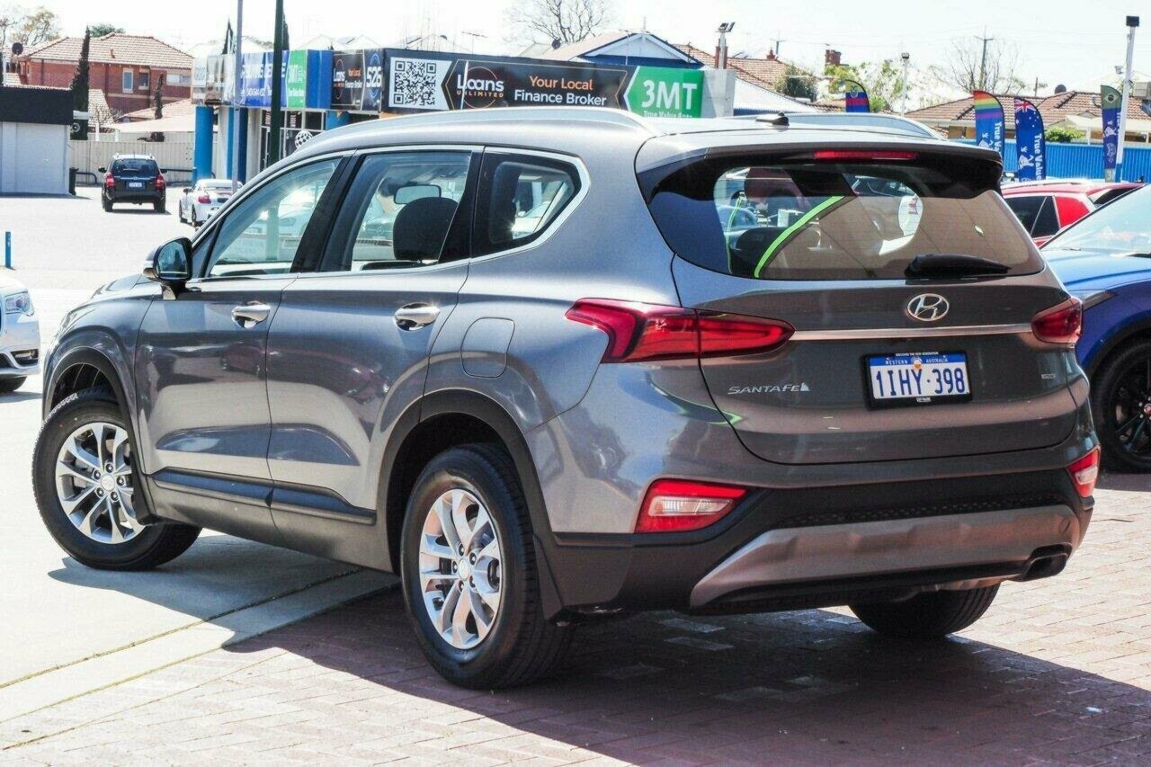 Hyundai Santa Fe image 2